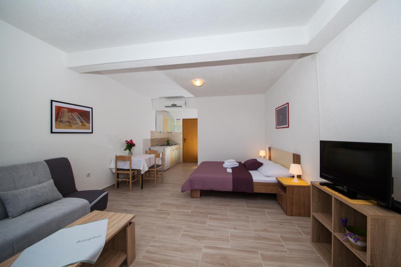 Apartments Kovacic Макарска Екстериор снимка