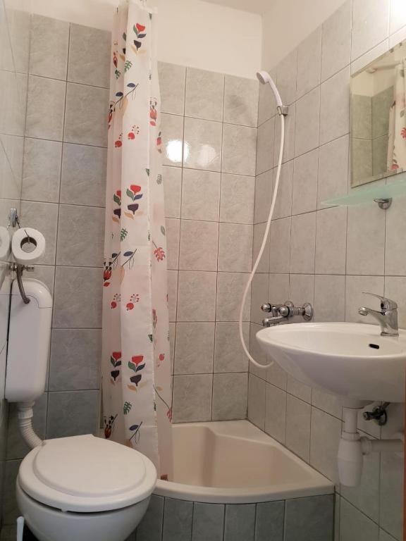 Apartments Kovacic Макарска Екстериор снимка