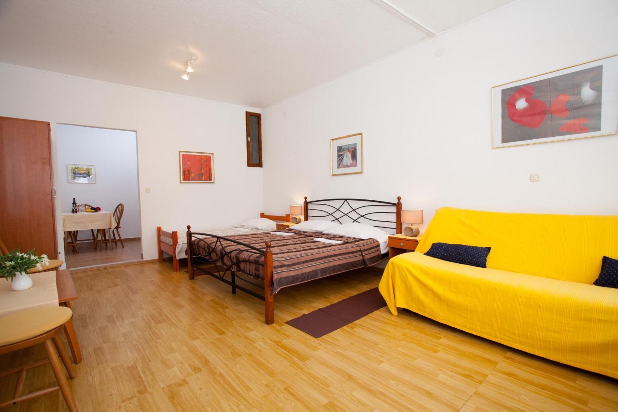 Apartments Kovacic Макарска Стая снимка