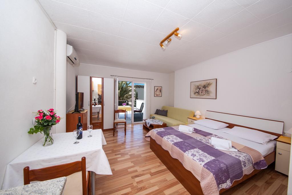 Apartments Kovacic Макарска Екстериор снимка