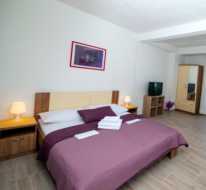 Apartments Kovacic Макарска Екстериор снимка