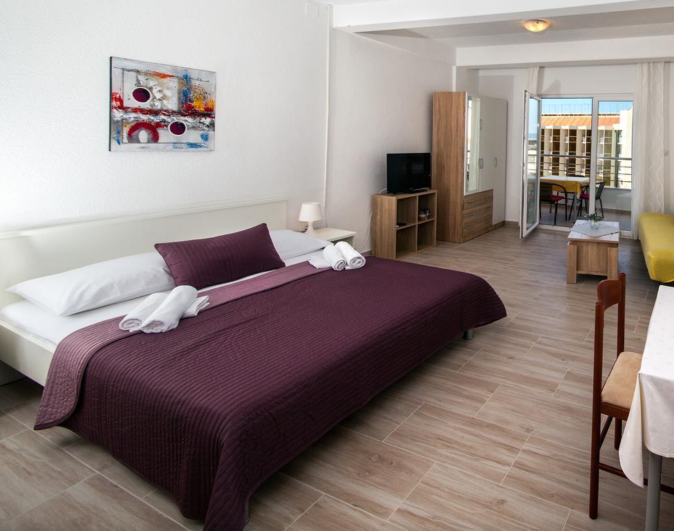 Apartments Kovacic Макарска Екстериор снимка