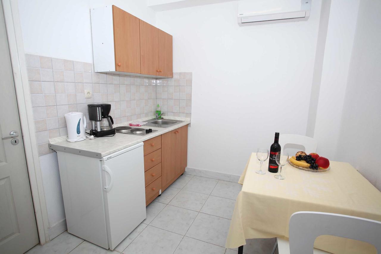 Apartments Kovacic Макарска Екстериор снимка